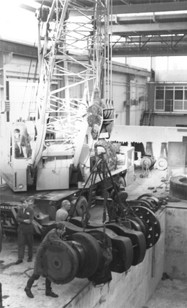 giant crank shaft being lowered into base plate at South Shields college